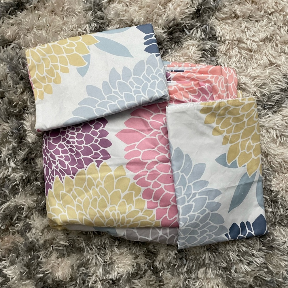 Floral Multicolor Bedding Set